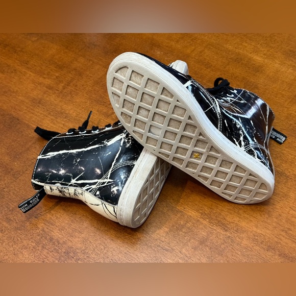 Dr. Martens Women's Leyton Patent Marble 7 Eye Lightweight Combat Boots Size 9 - Picture 6 of 7